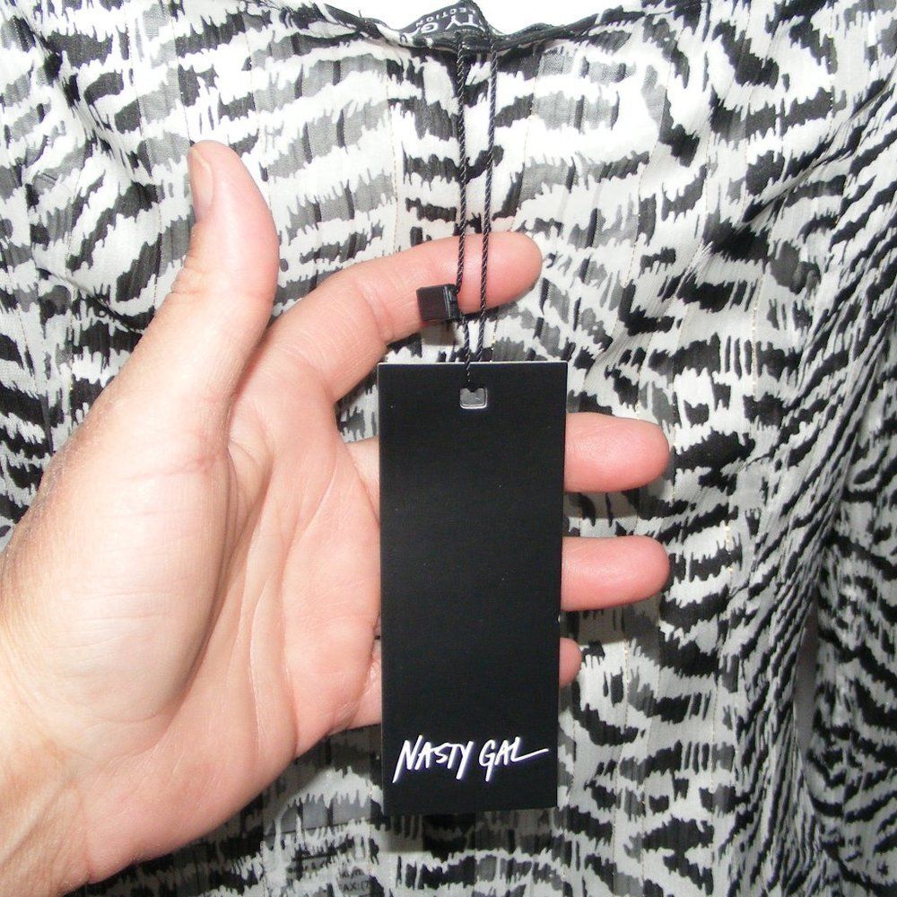 new NASTY GAL Top, 8, Zebra print, Long Sleeves, Tie front - Picture 11 of 12